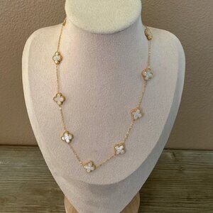 Double sided clover necklace